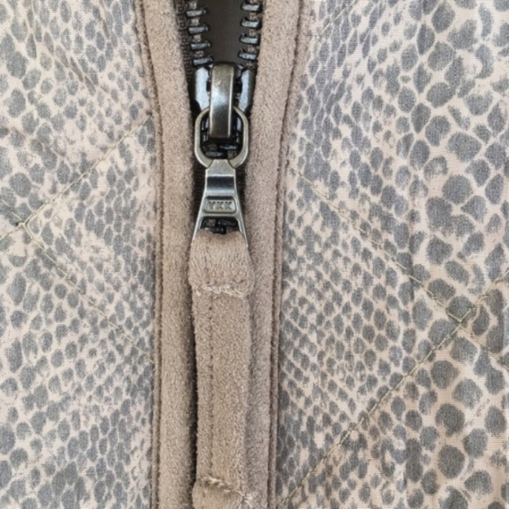 LOGO by Lori Goldstein Quilted Snake Skin Vest - Picture 9 of 12